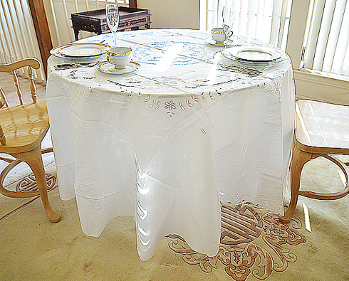 Extra Fancy Embroidery & Cutworks 90" Round Tablecloth. White - Click Image to Close